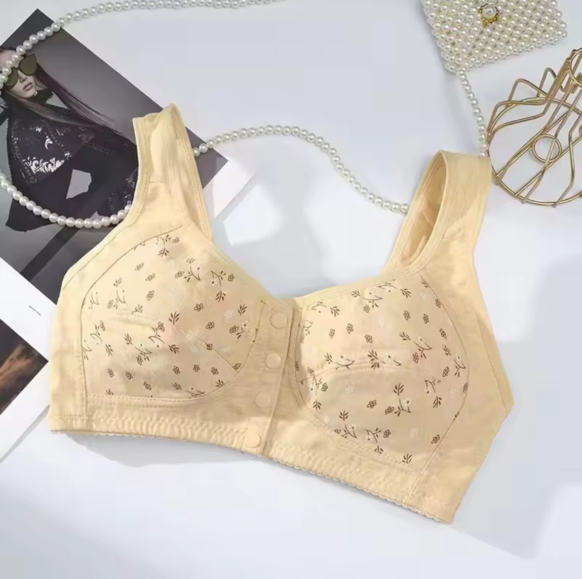 Women’s Seamless No Wire Push-Up Bralette with Front Closure & Back Support