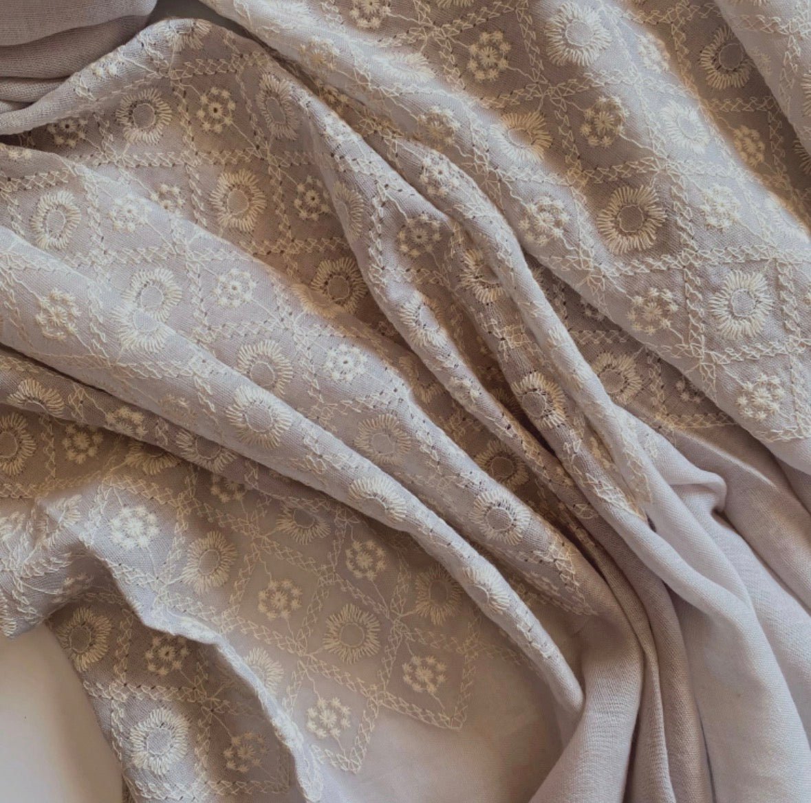 Diamond Embroidery - Light Grey - Cameo