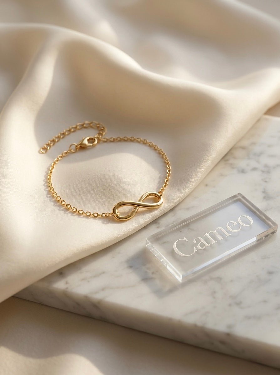 Infinity Gold - Bracelet - Cameo