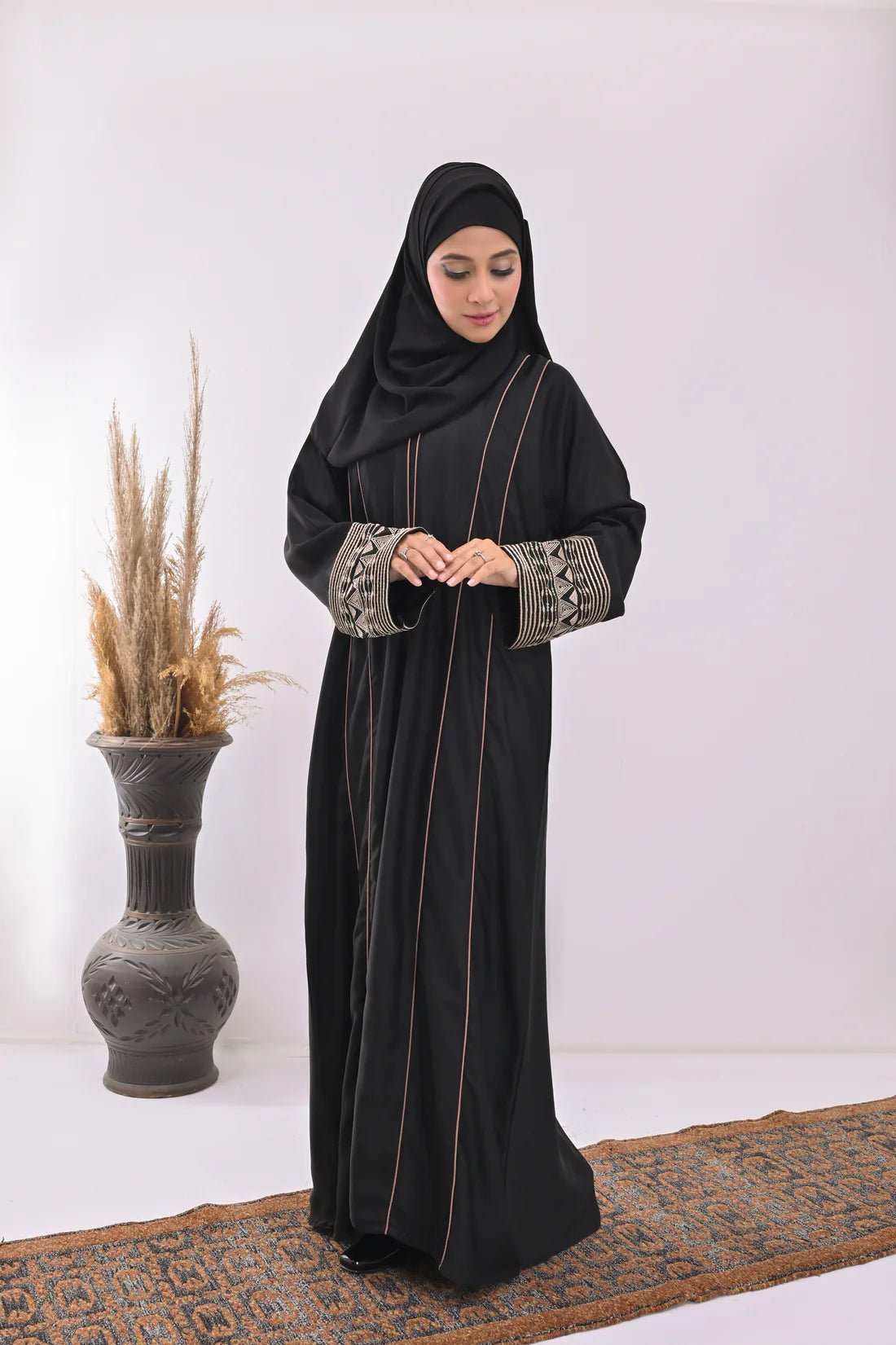 Nora Abaya - Cameo