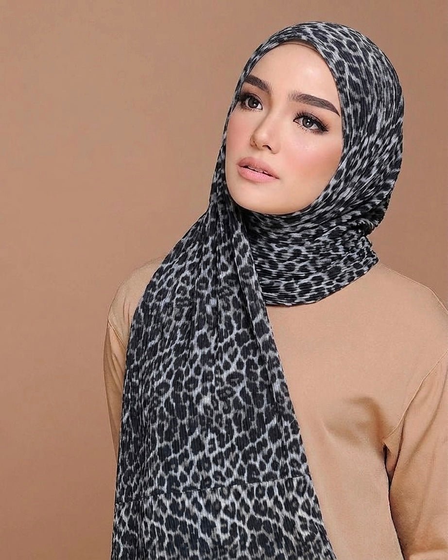 Pleated Lawn Hijab – Soft Summer Viscose | Leopard Print - Cameo