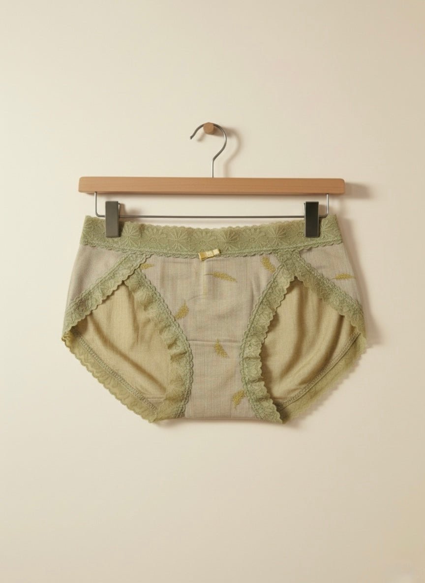 Self Embroided Rib Lace Panty - Free Size - Cameo